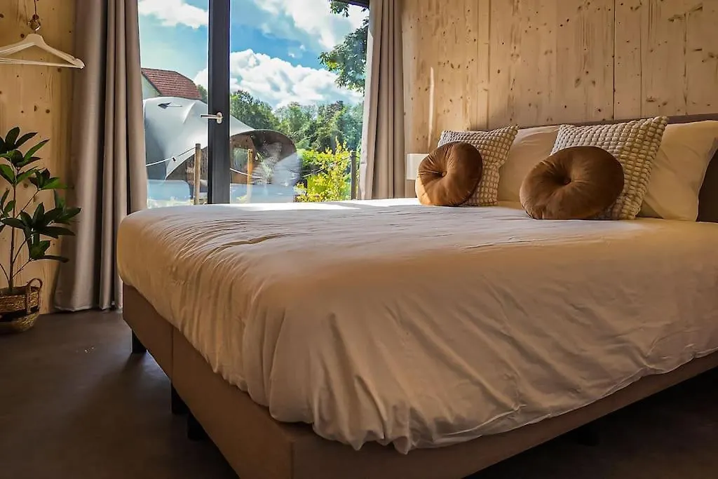 Tinyhouse Tijm Met Hottub contacts